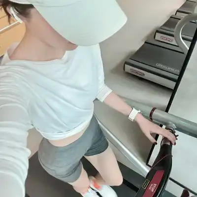 侯佑